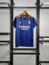 Camisa de visitante de Real Madrid 2021