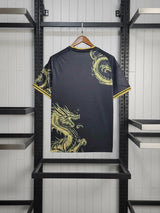 Maillot spécial Dragon d'Or 2025 du Real Madrid