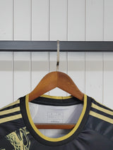 Maillot spécial Dragon d'Or 2025 du Real Madrid